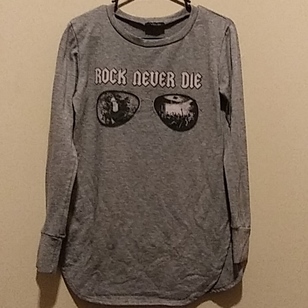 Long sleeve shirt (Size M)